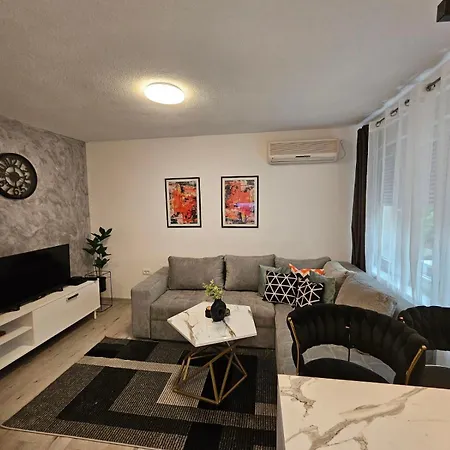 Апартаменты Center Luxury Mia